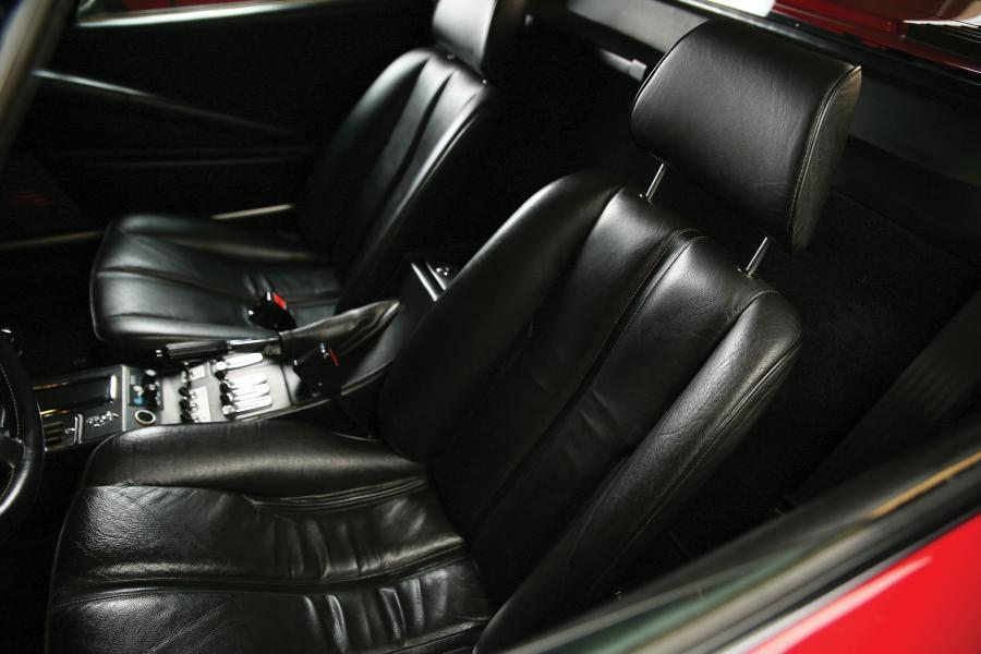 Интерьер Ferrari 308 GTB Acciao 1978 года  (NA) (фото 30 из 34)